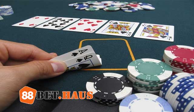 Kinh nghiệm chơi Bluff trong Poker giúp tăng tỷ lệ thắng